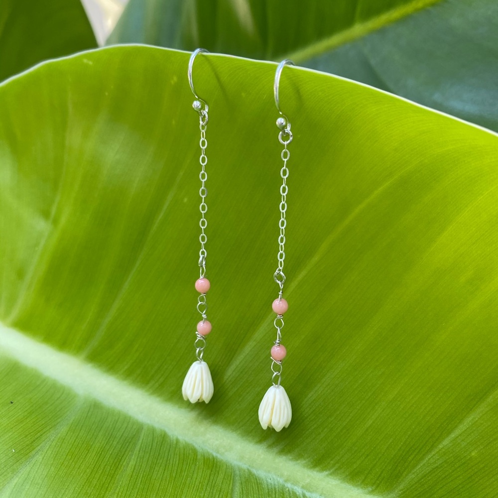 Vintage pikake earring with coral